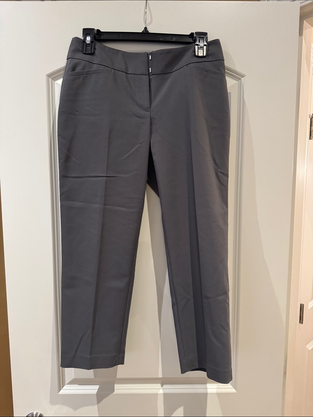Apt 9 Women's Grey Mid Rise Capri Pants, NWT